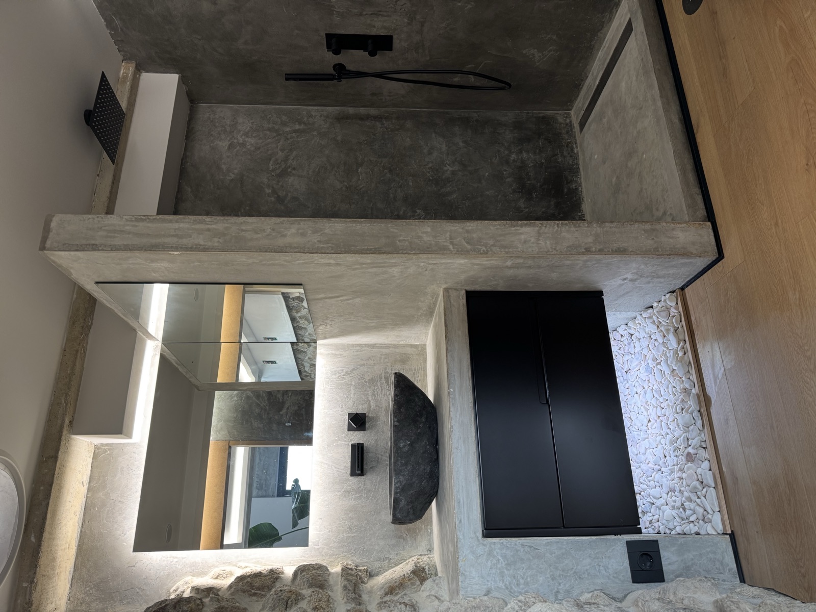 Interior 4
